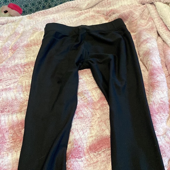 worn a couple times. super soft just doesn’t fit anymore - Picture 2 of 3